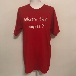 “WHAT’S THAT SMELL?” T-SHIRT ✨✨✨